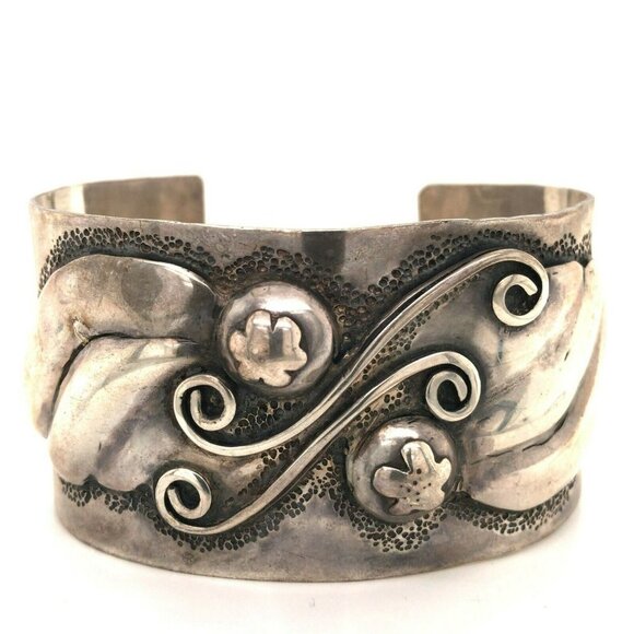 Unbranded Jewelry - VTG Estate Modernist Designed Large Cuff Bracelet! 112